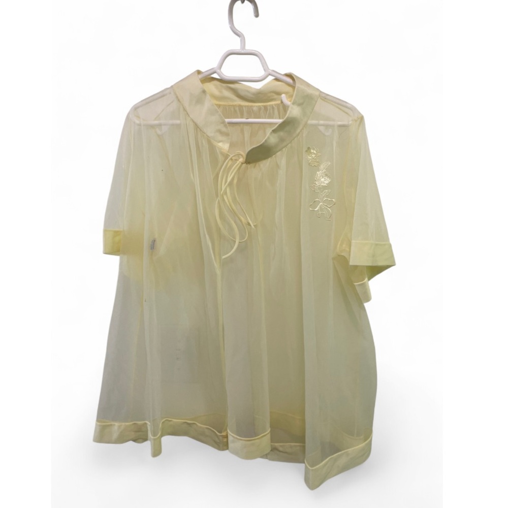 Vintage 1950s Sheer Yellow Peignoir (housecoat robe)